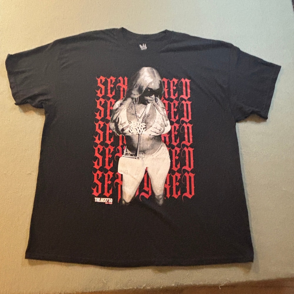 Legends Apparel Sexy Red Graphic Tee Mens 2XL Black Hip Hop Streetwear NWOT